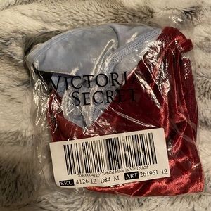 3 pack BNWT size M Victoria’s Secret velvet thongs